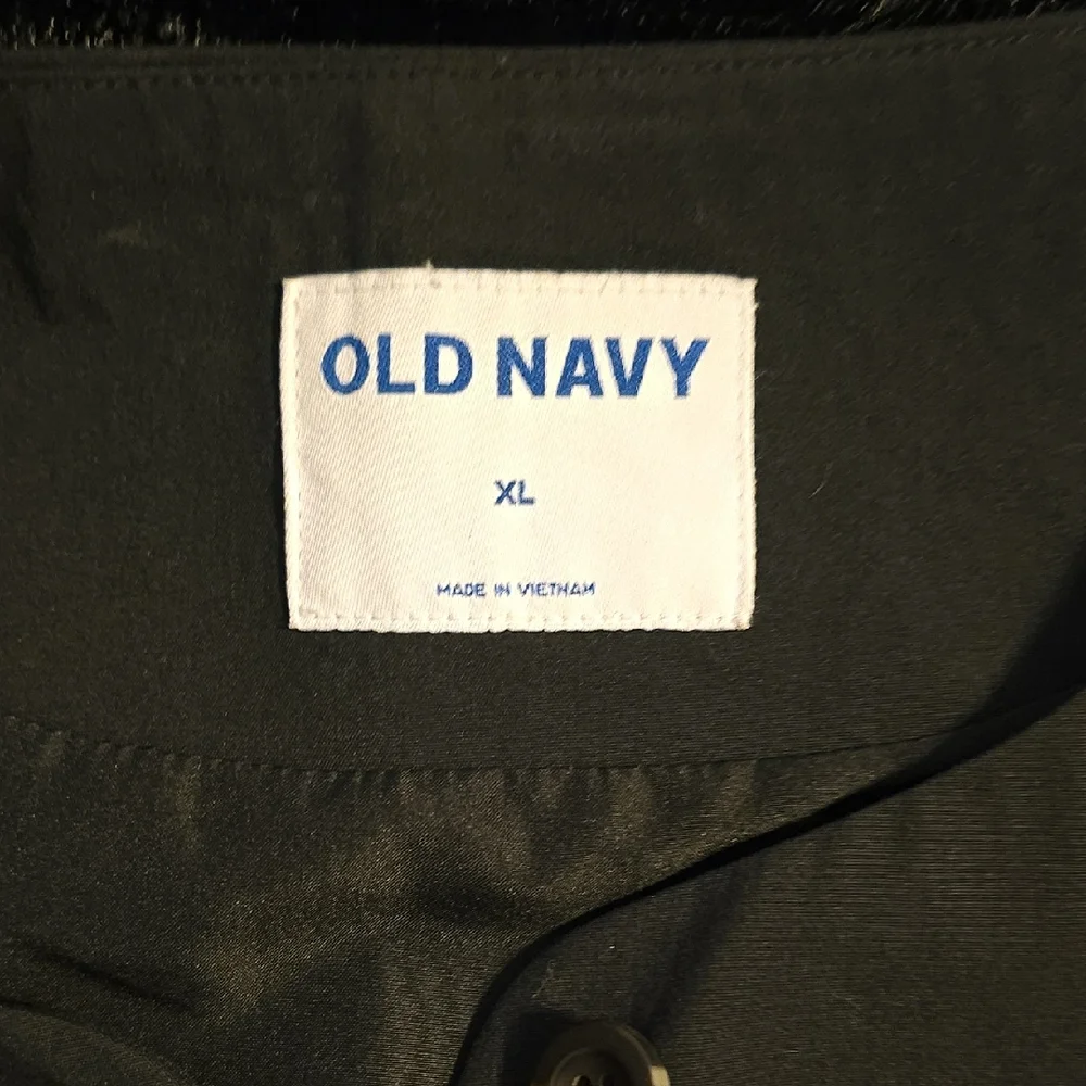 Old Navy Black Button-Up Vest - Picture 2 of 4